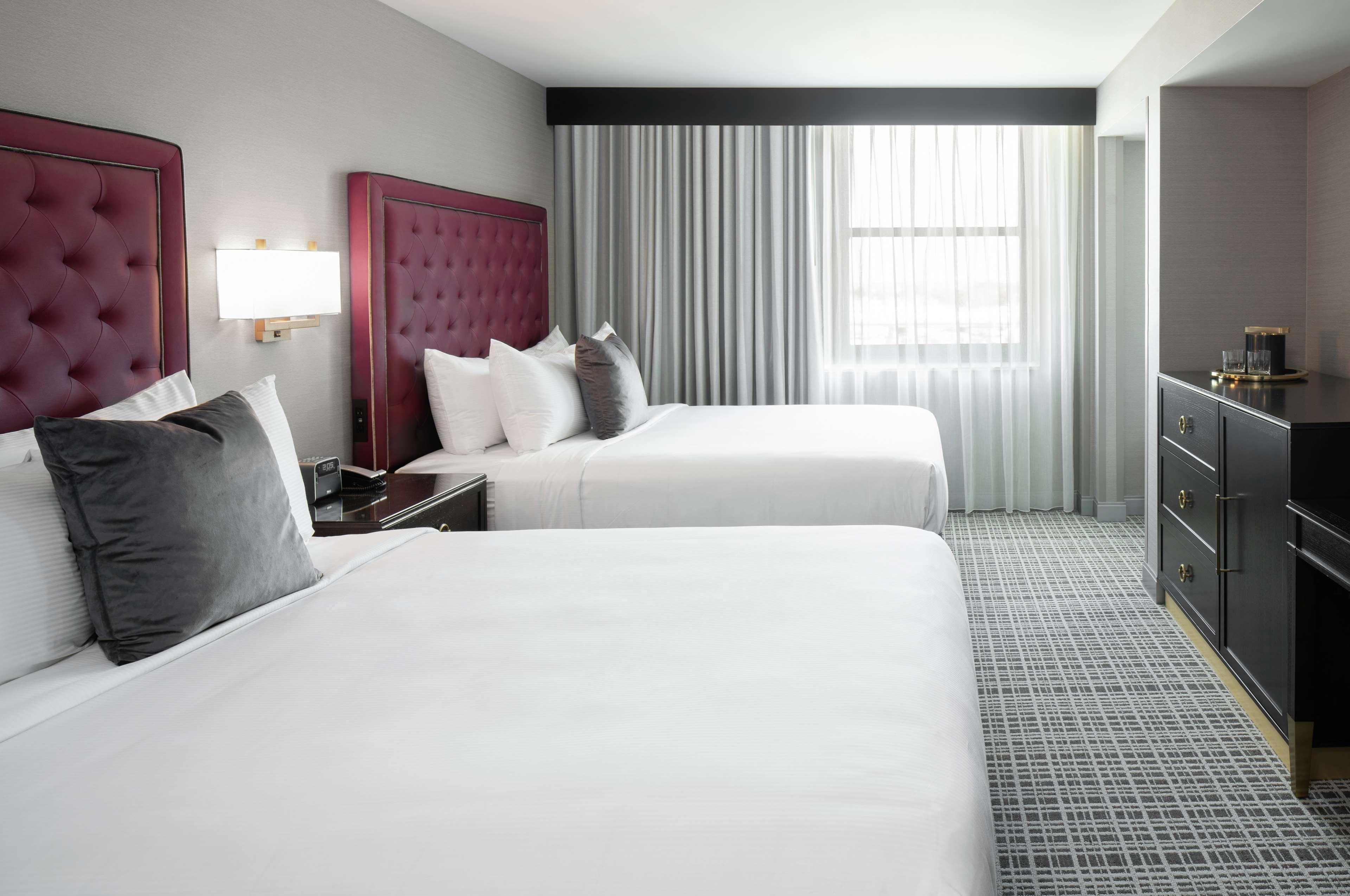 The Axis Moline Hotel, Tapestry Collection By Hilton Bagian luar foto