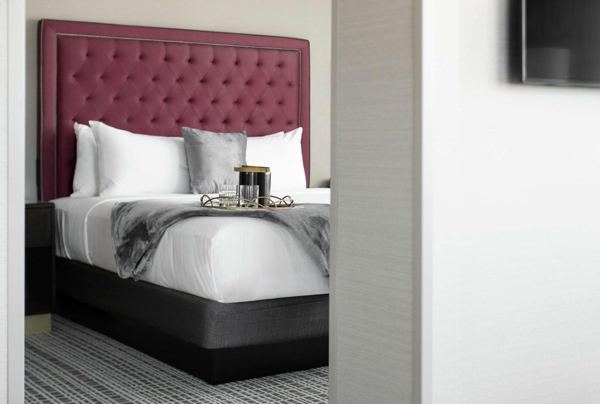 The Axis Moline Hotel, Tapestry Collection By Hilton Bagian luar foto