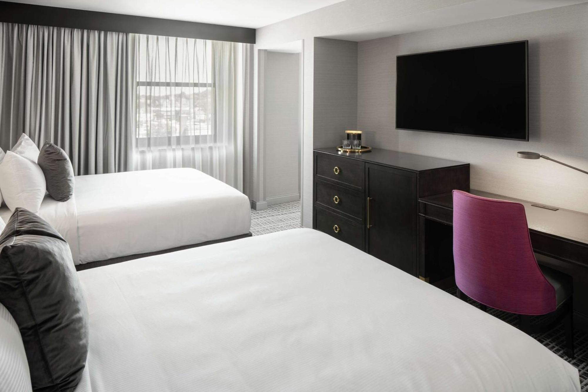 The Axis Moline Hotel, Tapestry Collection By Hilton Bagian luar foto