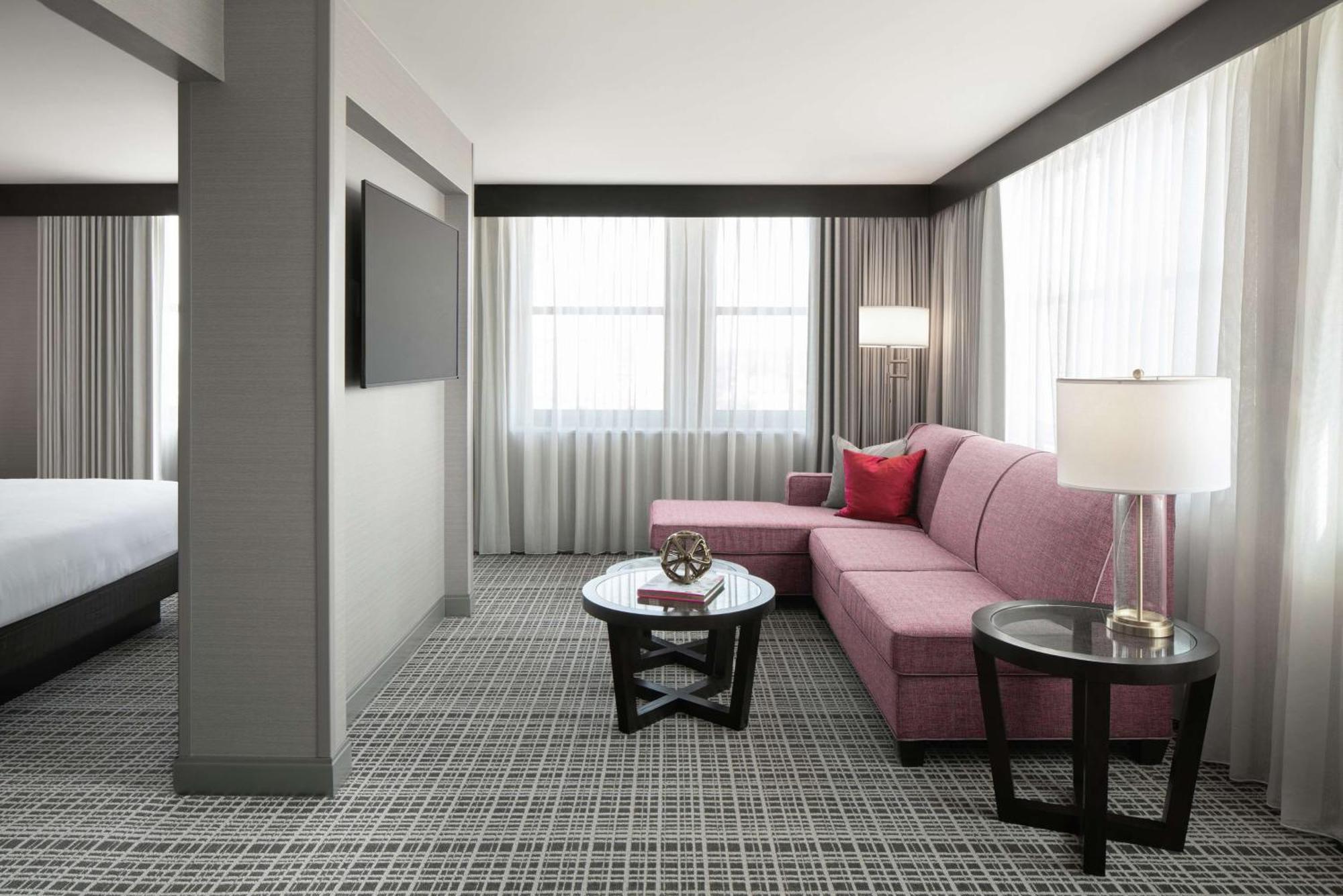 The Axis Moline Hotel, Tapestry Collection By Hilton Bagian luar foto